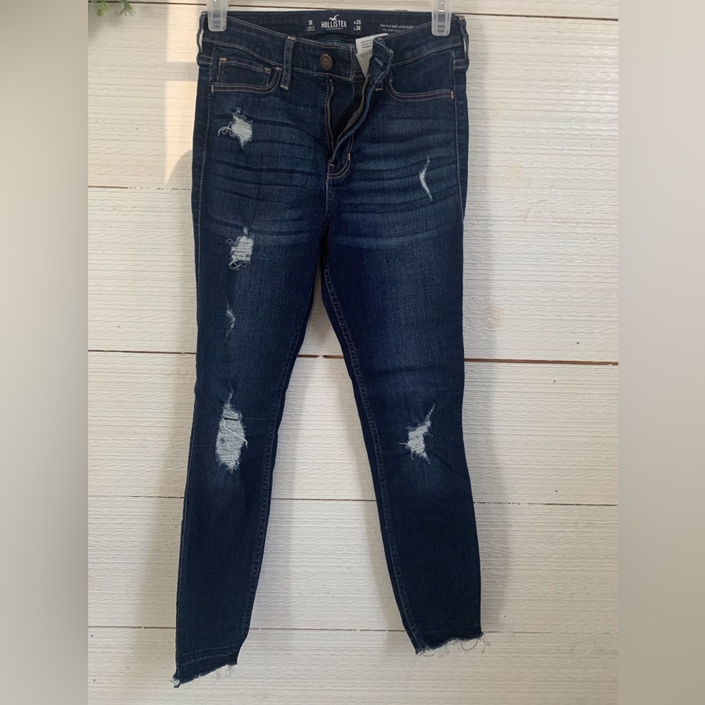Designer High-Rise Super Skinny Jeans by Hollister.  Size 1R